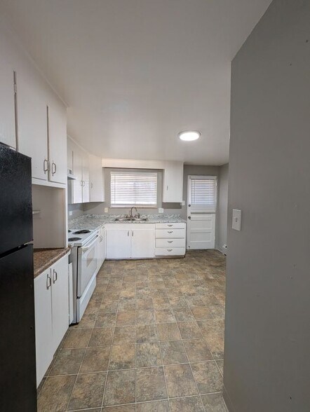 Building Photo - 1741 Clinton St