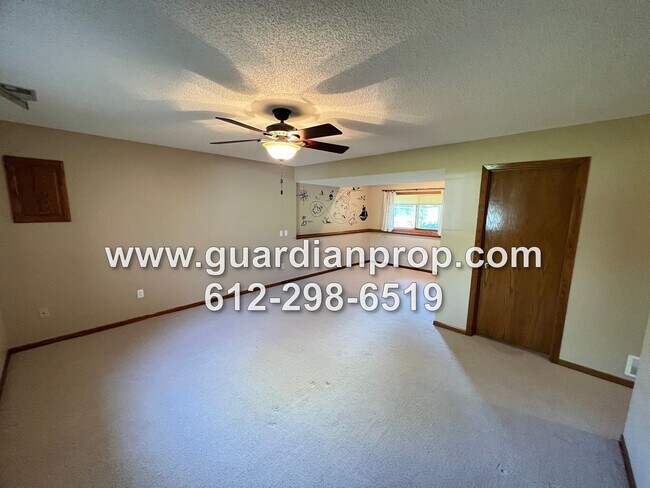 Building Photo - 2820 Blue Ridge Dr
