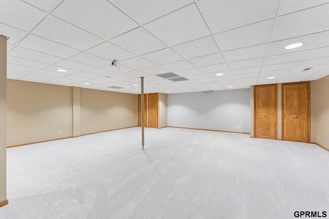 Building Photo - 9723 Fieldcrest Dr