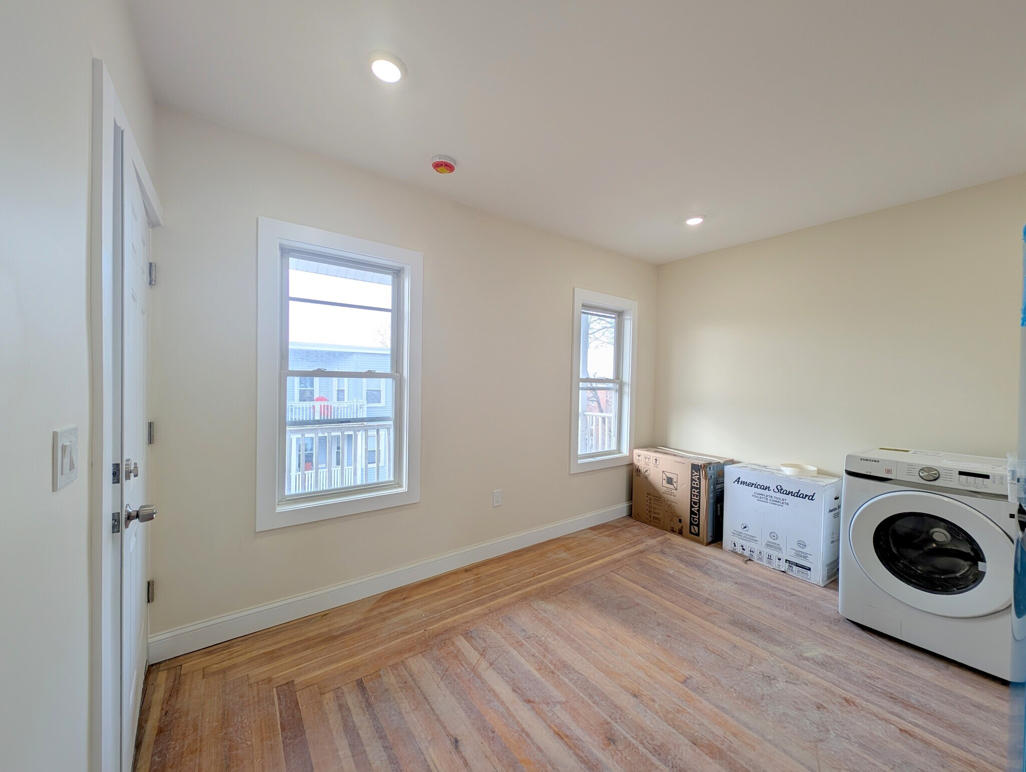 Building Photo - 7 Lowell Cir