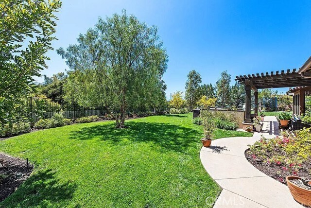 Building Photo - 9 Paniolo Rd