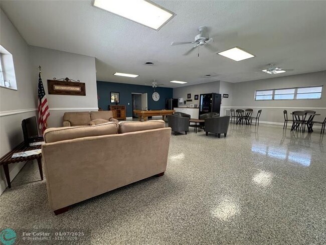 Building Photo - 5800 Margate Blvd