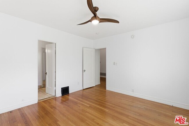 Building Photo - 1307 S Longwood Ave