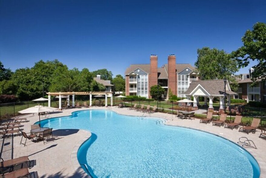 Building Photo - 219 Garris Dr