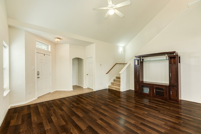 Building Photo - 999 Brady Ln