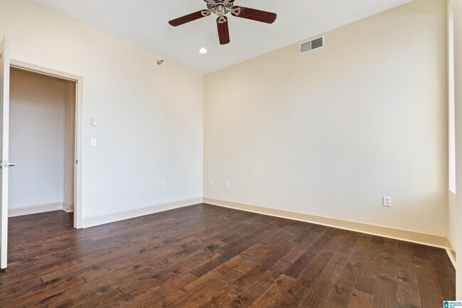 Building Photo - 2024 2nd Ave N