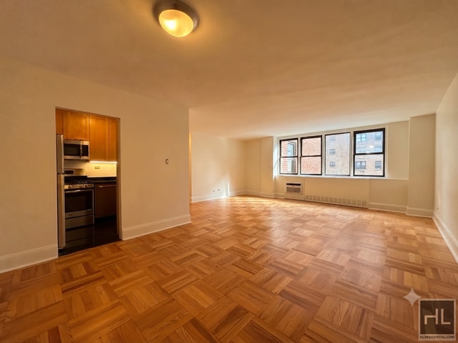 Building Photo - 435 E 79th St