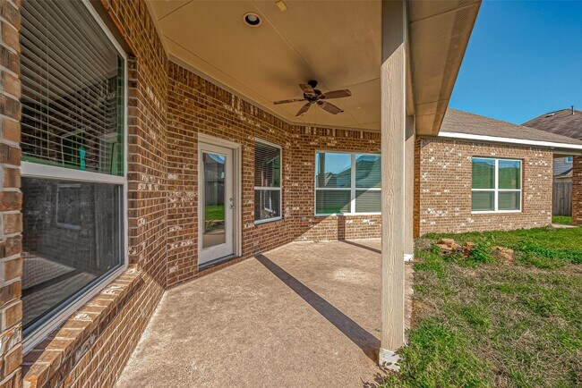 Building Photo - 30806 Academy Trace Dr