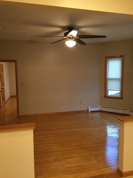 Building Photo - 656 June St