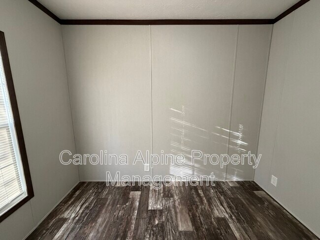 Building Photo - 786 Skylark Ln