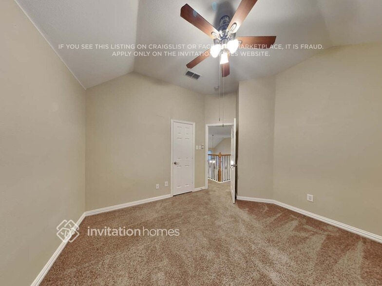 Building Photo - 2206 Kingsley Dr
