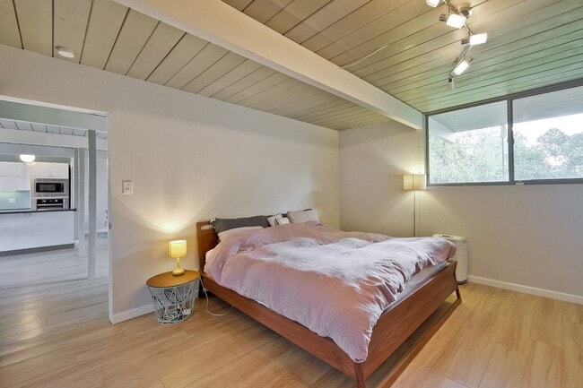 Building Photo - 4BD/2BA Cupertino Gem with Modern Upgrades!