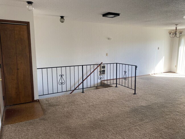 Building Photo - 2030-2040 NW Friel Street