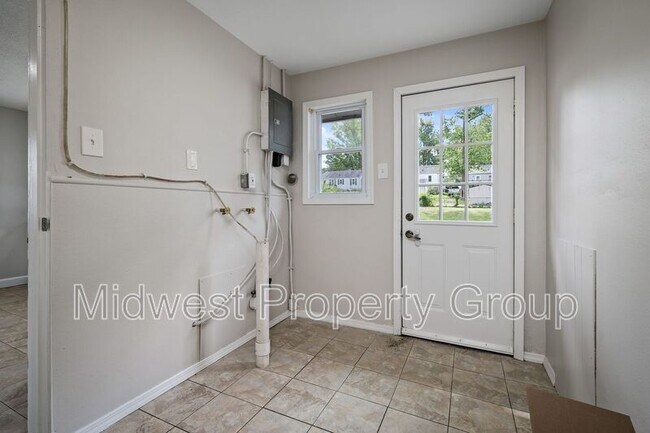 Building Photo - 7 St George Ct