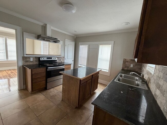 Building Photo - Haughton - 2 Bed 2 Bath - .39 Acre Corner Lot