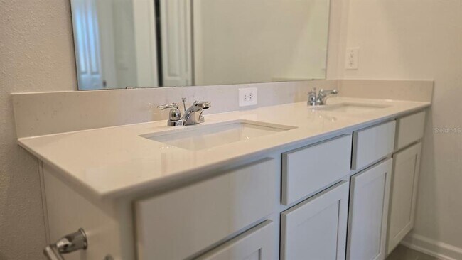 Building Photo - 4822 Katrina Dr