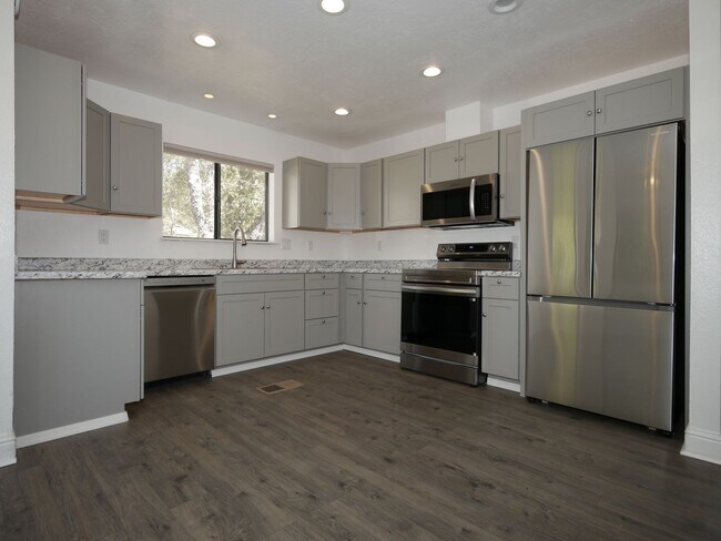 Building Photo - 2503 Hogan Ct