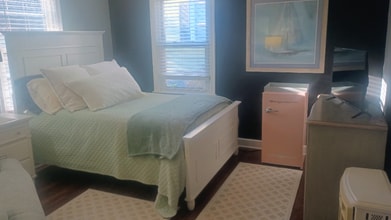 Building Photo - 1201 Delk Dr