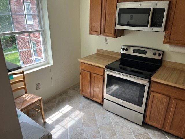 Building Photo - 1900 Key Blvd