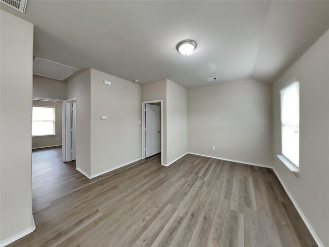 Building Photo - 7335 Winter Song Dr