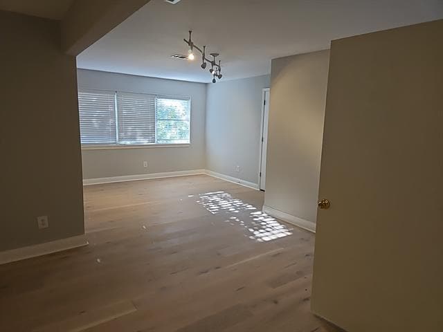 Building Photo - 137 Oakview