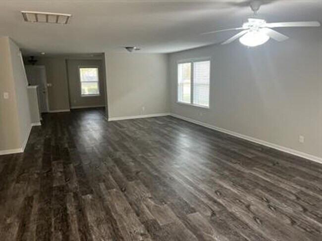 Building Photo - Spacious 3-Bedroom Home in Madison City Schools