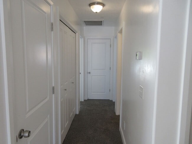 Building Photo - Single Level Twin Home, Gemini Meadows