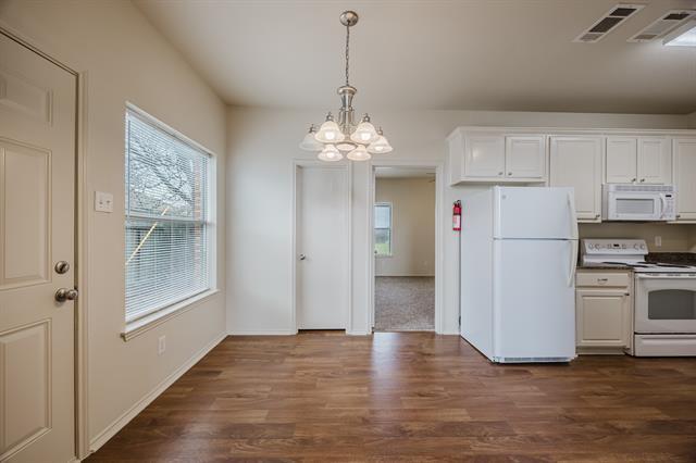 Building Photo - 103 Janis St