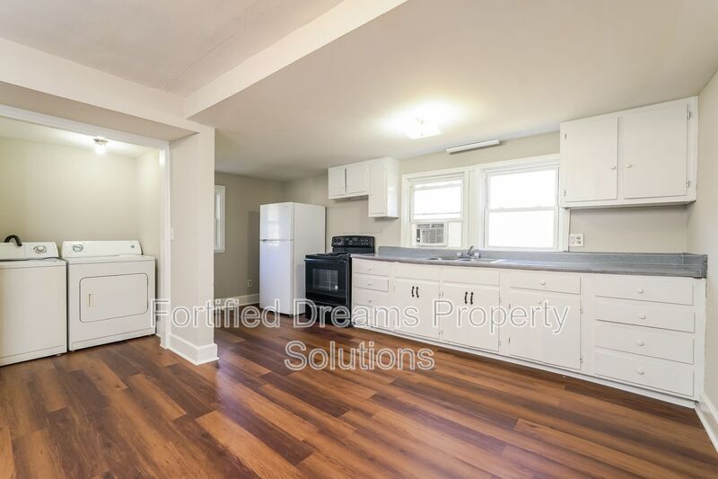 Building Photo - 3909 Burtis St