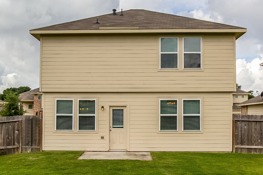 Building Photo - 23630 Maple View Dr