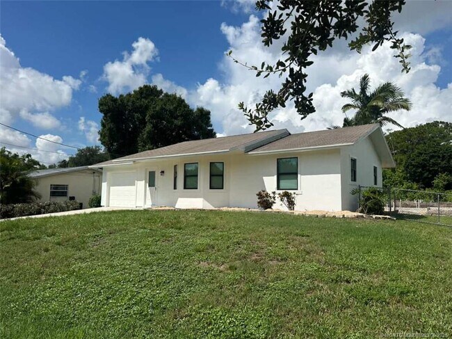 Primary Photo - 3406 SW Feroe Ave