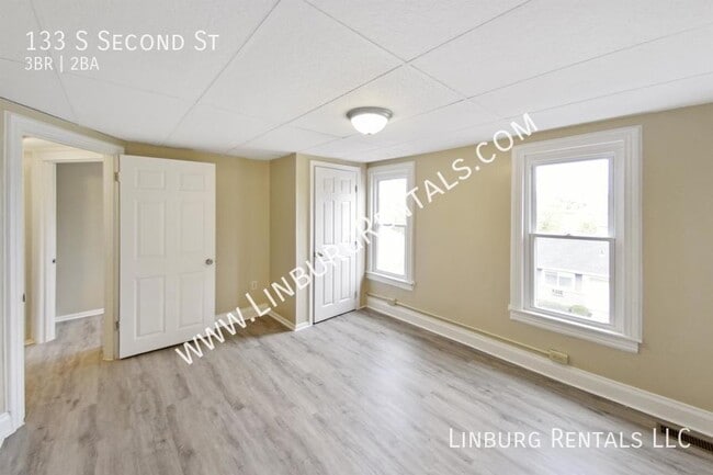 Building Photo - 133 S Second St-