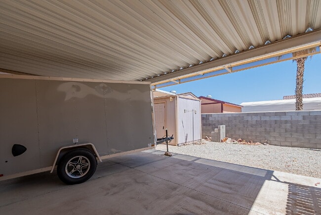 Building Photo - "Well Maintained 2-Bedroom, 2 Bathroom hom...