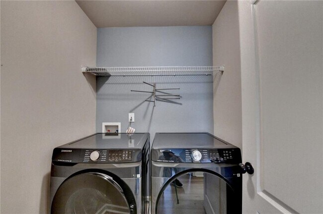 Building Photo - 5013 Groover Dr