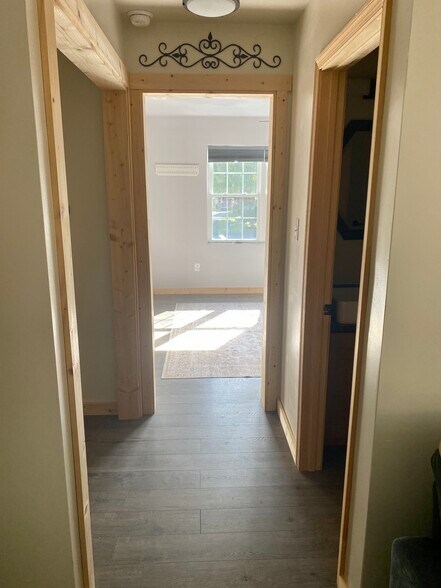 Building Photo - 10510 Cadosia Rd