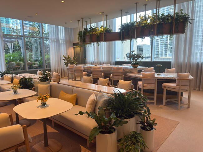 Building Photo - 77 SE 5th St