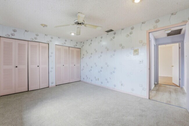 Building Photo - 9476 El Clair Ranch Rd