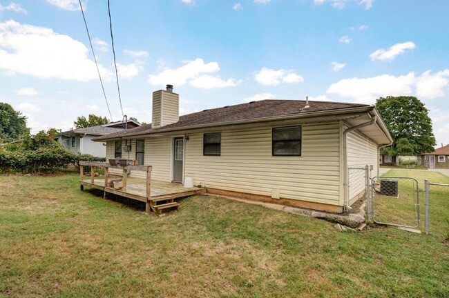 Building Photo - 621 W Edgewood St