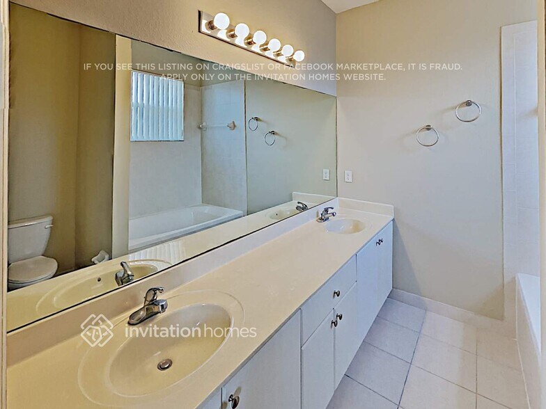 Building Photo - 15275 SW 88th Terrace