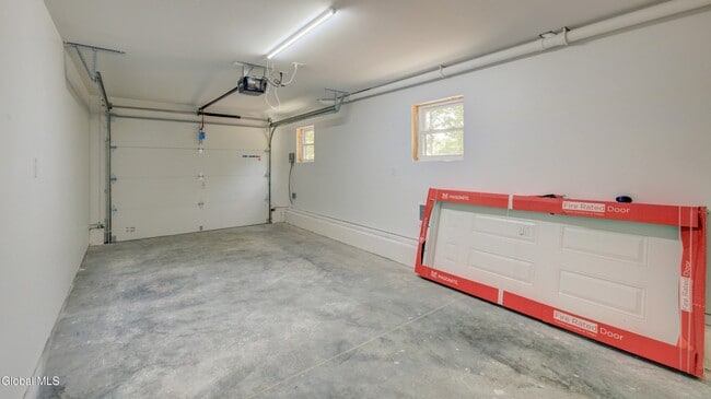 Building Photo - 246 Woods Hollow Rd