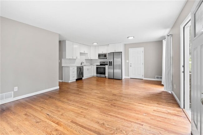 Building Photo - 2179 Beech Valley Dr