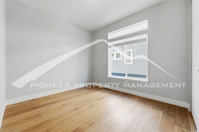 Building Photo - Stunning Home with Central AC and 2-Car Garage