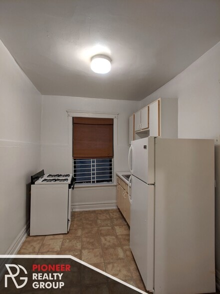 Building Photo - 2530 N Kedzie Blvd