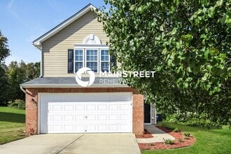 Building Photo - 3 Bedroom Pet-Friendly Home in Greensboro, NC with Main Street Renewal