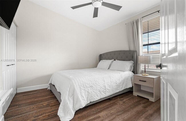 Building Photo - 9161 Vineyard Lake Dr