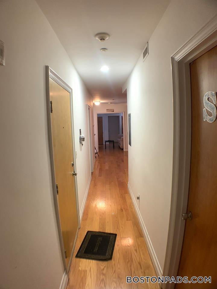 Building Photo - 64 Louis Prang St