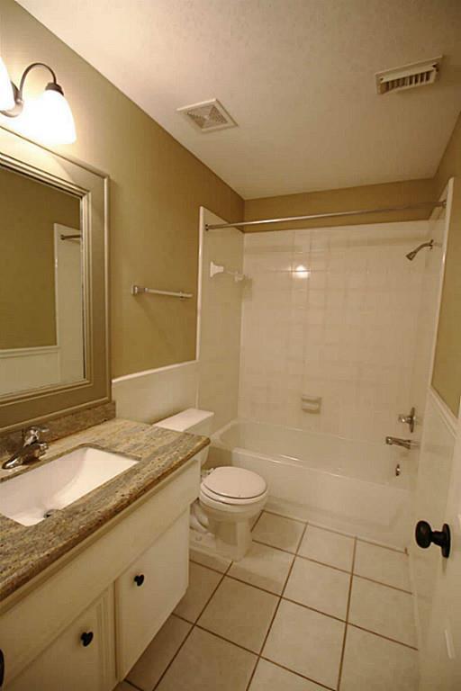 Building Photo - 21922 Golden Cedar Dr