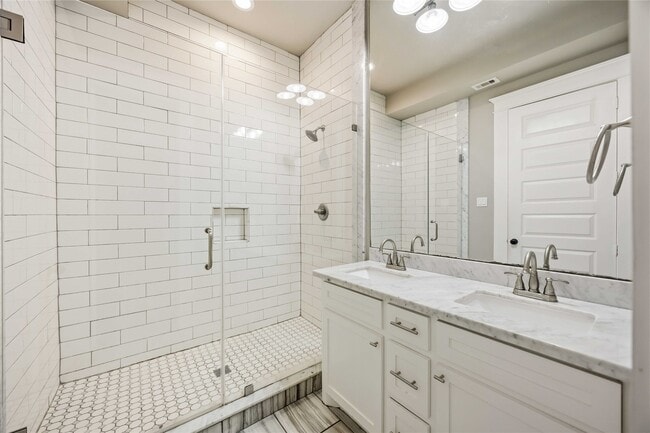 Building Photo - 1006 Enid St