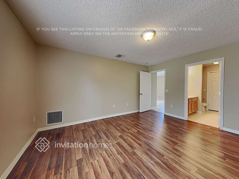 Building Photo - 1718 Hazelton St NW