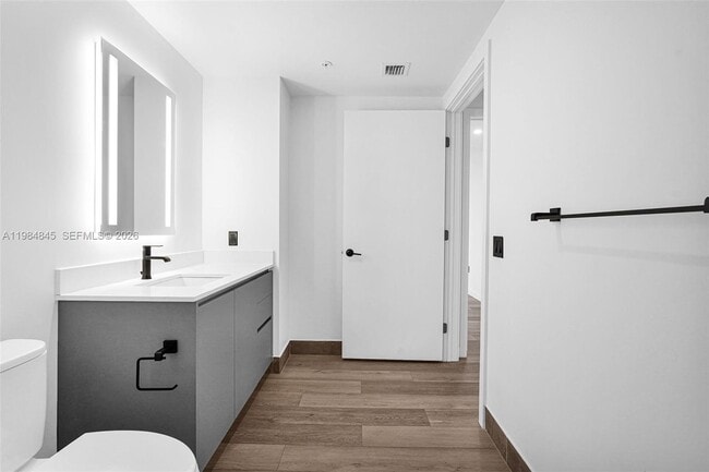 Building Photo - 307 SW 5th St